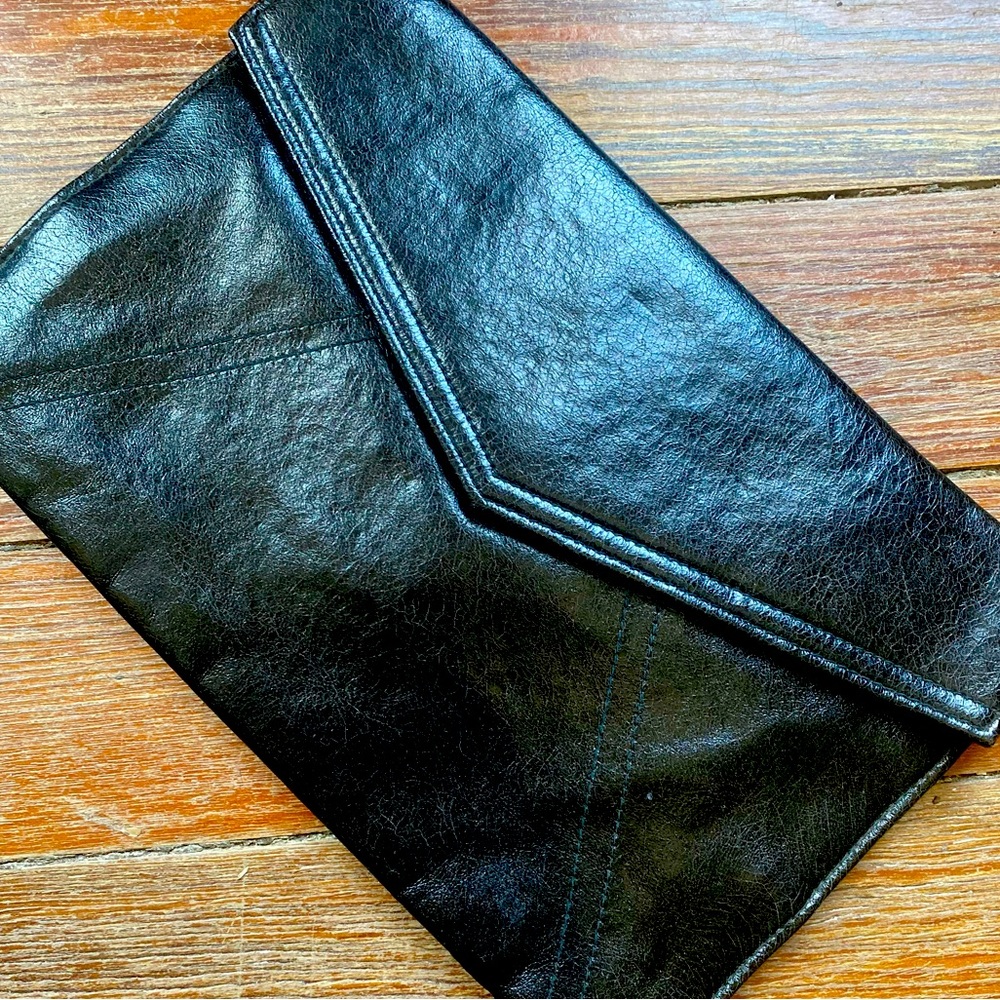 *VINTAGE* black leather clutch